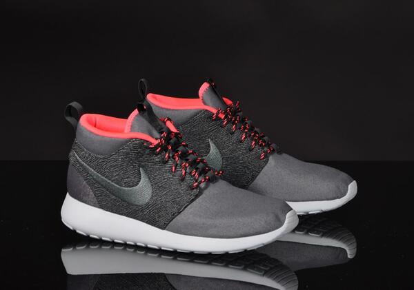【超超レア・美品】NIKE ROSHE ナイキ フリートウッド 27cm nike-roshe-run-mid-qs-hasta-